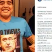 photo nouveau dribble polémique de maradona. l'ancien footballeur argentin s'est fait photographier avec un tee-shirt traitant michel platini et joseph blatter de