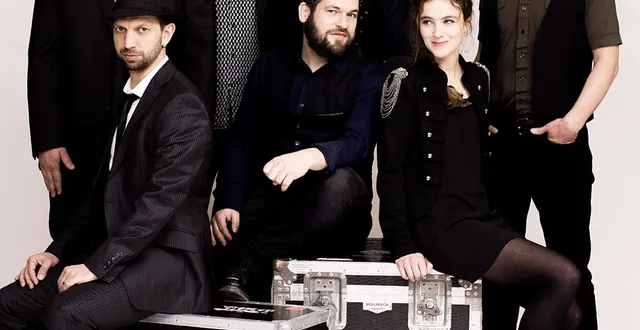 photo concert debout sur le zinc