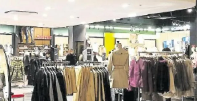 photo le groupe de prêt à porter beaumanoir a fermé ses magasins la city. &copy; ouest-france.