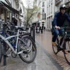photo guillaume savigny, vendeur et adepte du vélo électrique, dans les rues du centre-ville. photo co - josselin clair.