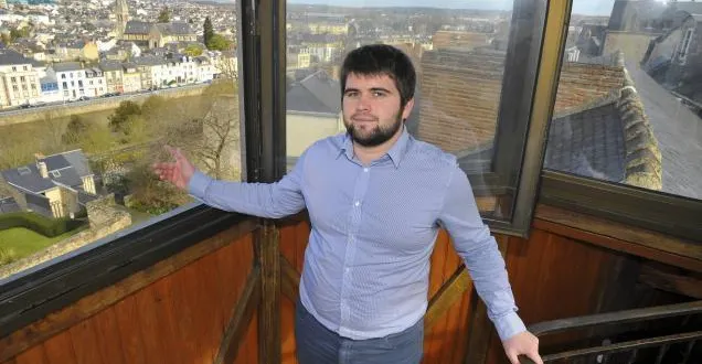 photo nicolas terrien dévoile la vue du haut du campanile de la maison des compagnons du devoir. &copy; photo 