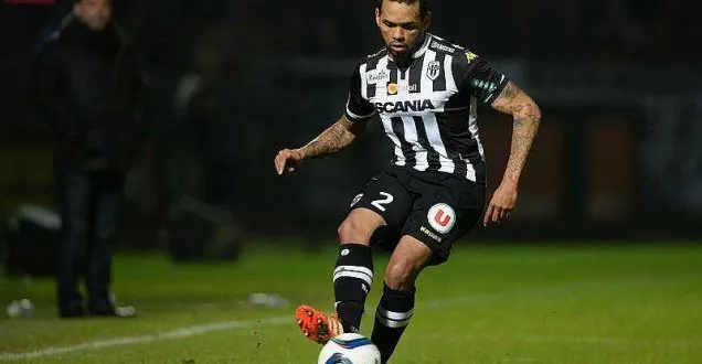 photo gaël angoula. &copy; photo co : josselin clair