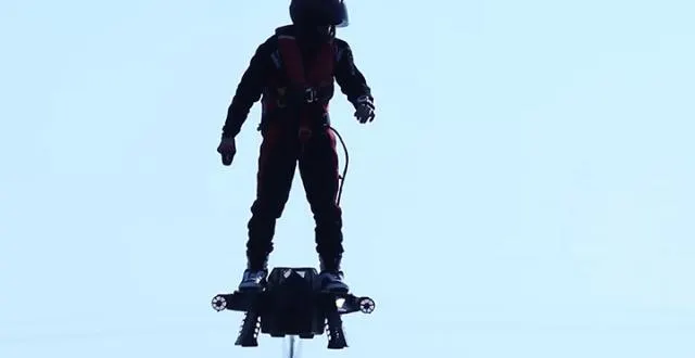 photo un homme a réussi à voler ! &copy; capture youtube