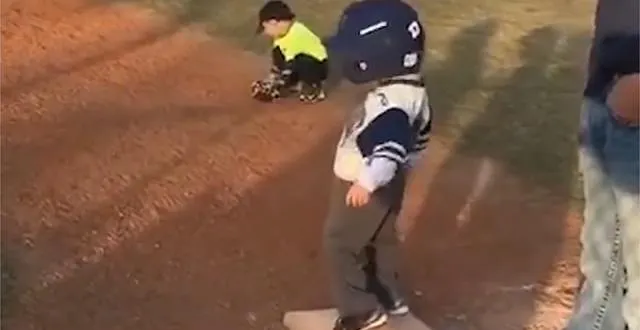 photo entre le base-ball et la danse, ce petit a fait son choix &copy; capture d'écran