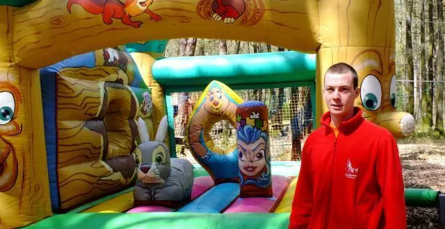 photo florian léger termine son bts avant de se consacrer à plein-temps à la gestion du parc. &copy; ouest-france.