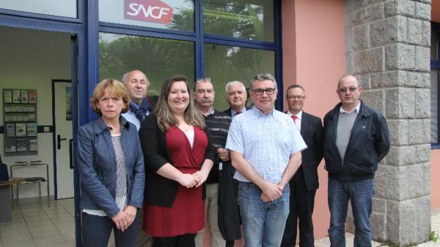 Douarnenez. Le point de vente SNCF jouxte l office de tourisme Quimper.maville