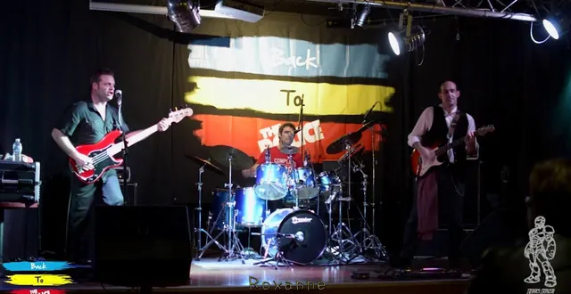 photo back to the police