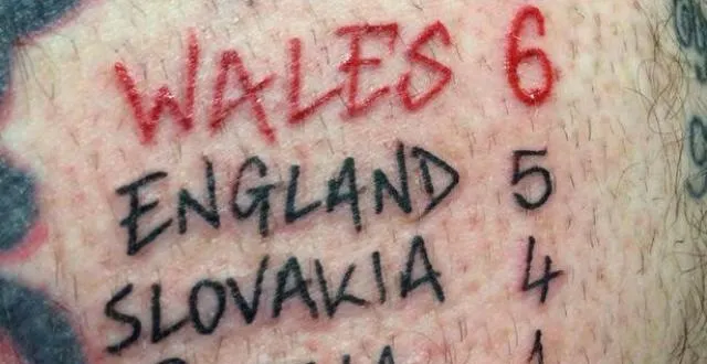 photo un supporter gallois s'est fait tatoué le classement du pays de galles sur la cuisse. &copy; capture d'écran