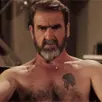 photo eric cantona s'est livré à une interprétation très personnelle de l'hymne nord-irlandais.