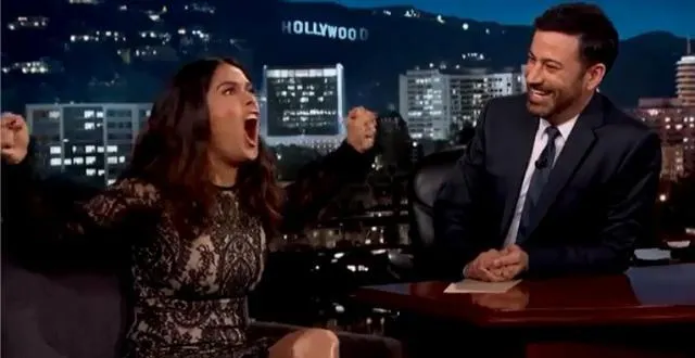 photo salma hayek lorsqu'il y a but : « moi je suis comme ça goaaaaaallllllaazzooo ! » &copy; capture écran.