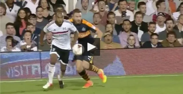 photo un footballeur belge invente le contrôle orienté du dos &copy; capture d'écran