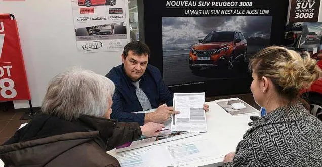 photo maine-et-loire. les conducteurs sont séduits de plus en plus par la location &copy; photo le courrier de l'ouest - laurent combet