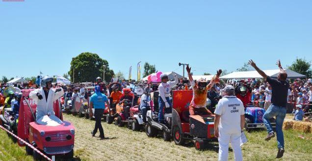 Maine-et-Loire : elle organise une course de tracteurs tondeuses