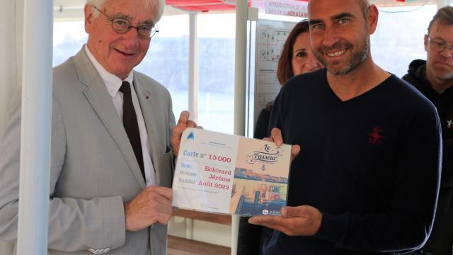 Les Sables Dolonne La 15 000e Carte Pour Le Passeur A été Délivrée Les Sables Dolonne 