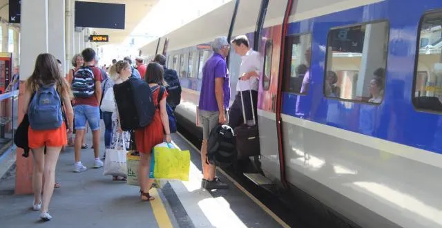 photo la nouvelle lgv a rapproché la bretagne de paris. pour autant, des gains de temps ne suffisent pour augmenter la fréquentation touristique. &copy; archives ouest-france