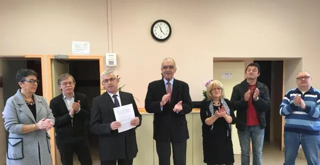 photo pierre correyeur, entouré de son conseil, accueillait maryse oliveira et daniel miette. &copy; ouest-france
