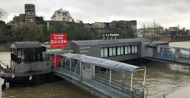 photo la péniche n'ouvrira plus jusqu'à 7h du matin. &copy; maxime huteau