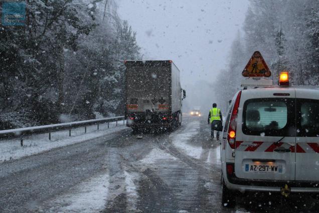 Sarthe. Neige Sur Les Routes : 103 Agents, 48 Engins, 2 043 Tonnes De ...