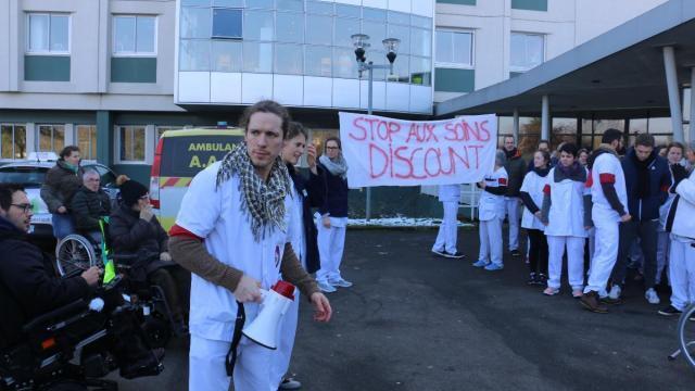 Les soignants ont d bray au centre de l Arche de Saint Saturnin