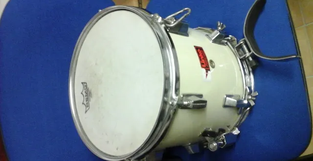 photo caisse claire tambour pour jeunes enfants