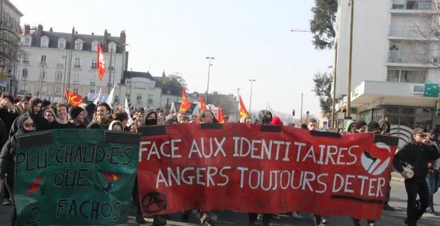 photo une quinzaine d’associations, collectifs, syndicats, organisations politiques mais aussi des citoyens ont défilé, ce samedi après-midi, dans les rues d’angers &copy; ouest-france