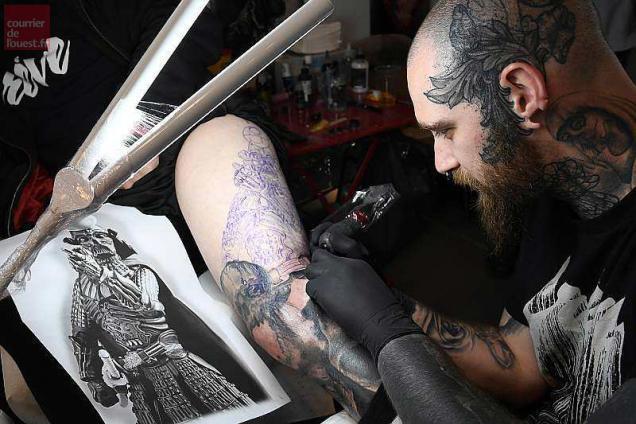 L'équipe Tattoo Studio Tewfick Angers - YouTube