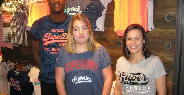 photo le mans. superdry ouvre rue des minimes &copy; l’équipe de la nouvelle boutique mancelle. photo ml