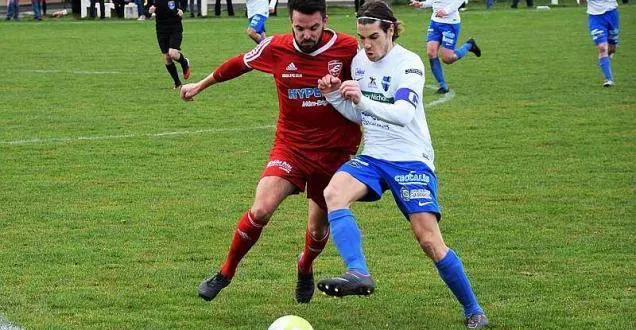 photo football. drs : mûrs-erigné victorieux à châteaubriant (1-3) &copy; photo le courrier de l'ouest - philippe vila