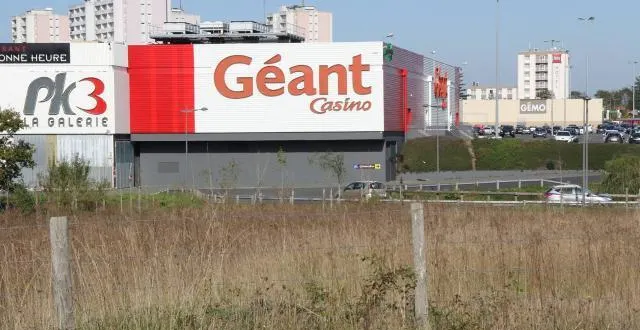 photo l’hypermarché géant casino ouvrira le dimanche matin, à partir du 1er juillet 2018. &copy; archives ouest-france