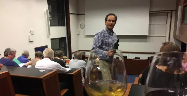 photo jean-michel monnier, œnologue conseil, maître de conférences associé à l’université d’angers et expert près la cour d’appel d’angers. &copy; dr