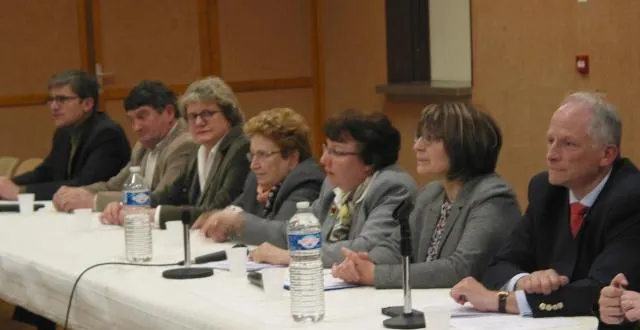 photo élus et représentants de l’état lors de la réunion du mardi 3 avril.  &copy; archives ouest-france