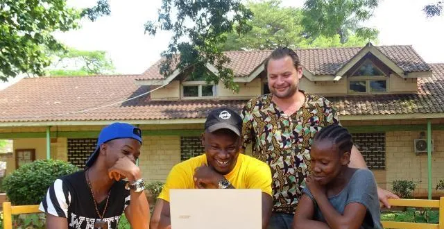 photo lucas grandin?: «?oui, le pays est en crise, ça me donne encore plus l’énergie d’unir les banguissois?». &copy; abel sprang