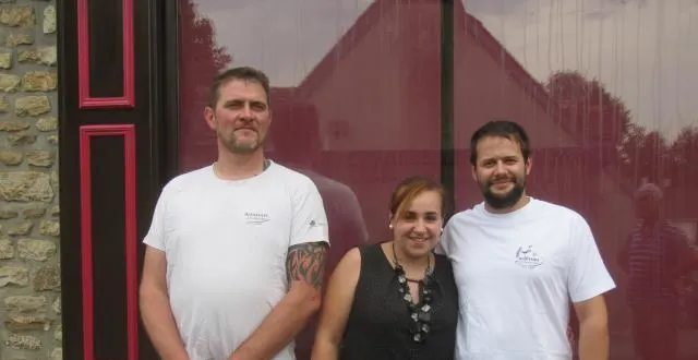 photo le jeune couple, à droite, prendra le relais de mickaël paigné mercredi matin. &copy; ouest-france