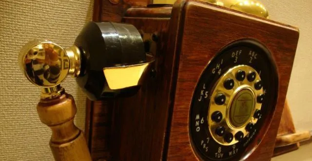 photo le téléphone est arrivé à alençon en 1900. &copy; google images