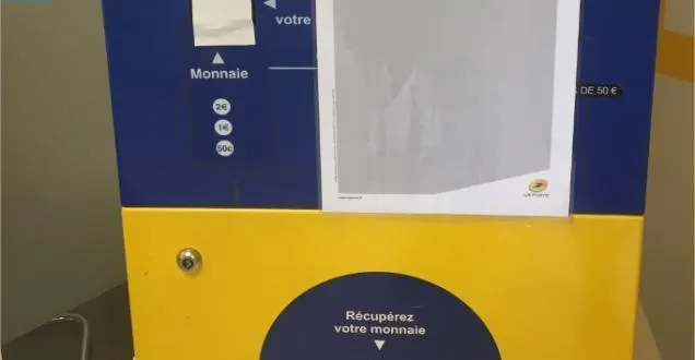 photo il est désormais impossible d’obtenir de la monnaie à l’automate de la poste, place de la république. &copy; photo ml
