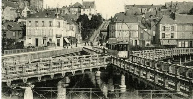 photo le pont en x du mans avait été inauguré en octobre 1898. &copy; dr