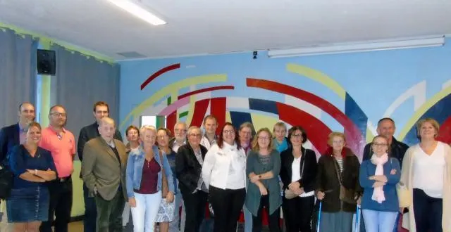 photo au premier rang à partir de la gauche, bernard barbé (une des mémoires des établissements fertois), nicole dissler-brossard (présidente) et thérèse charton trésorière. &copy; uest-france