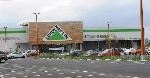 photo leroy merlin installe une base logistique de 42000 m² à saint-léger-des-bois. &copy; photo archives co