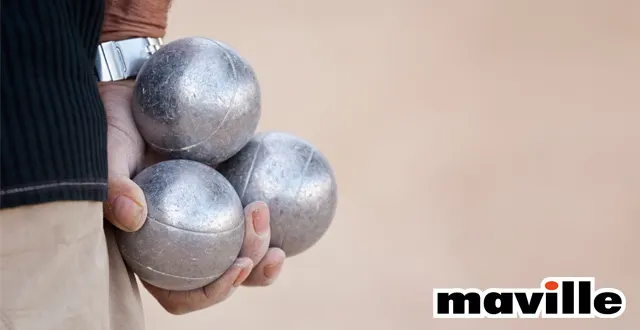 photo enigme. le tournoi de pétanque