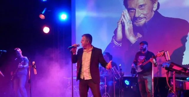 photo le groupe toute la musique que j’aime, hommage à johnny, en concert à conches-en-ouches (normandie), le 17 février 2018. &copy; dr