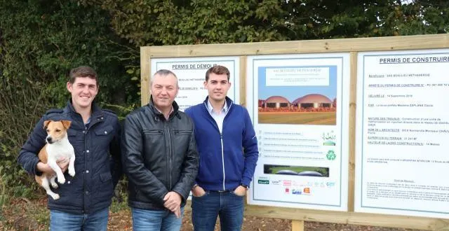 photo maxime, christophe et paul couvé, trois des quatre porteurs du projet de méthaniseur qui se situera sur la propriété de leur gaec familial, à quelques pas de la station d’épuration. &copy; ouest-france