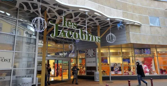 photo centre jacobin, interpellation musclée en centre ville lors d'un vol à l'étalage