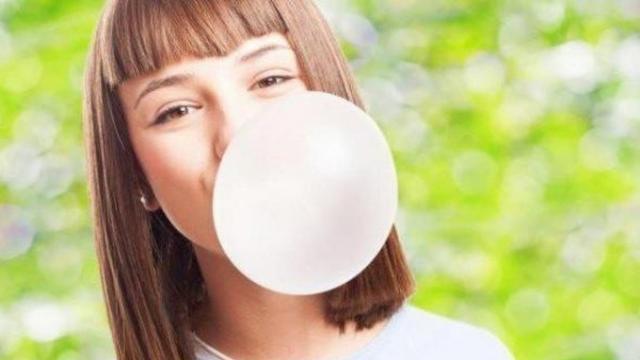 Ce chewing-gum électrique ne perd jamais son goût