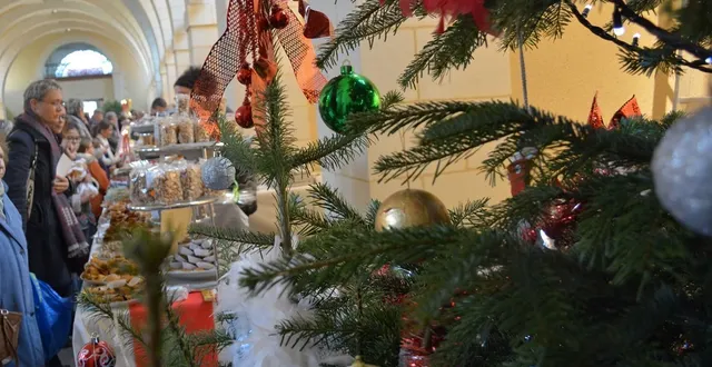 photo marché gourmand et cuisine avec les chefs