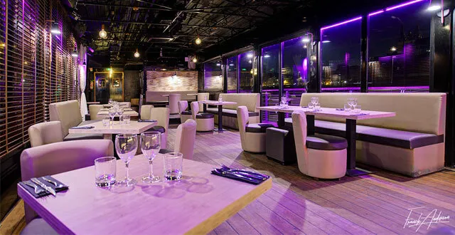 photo angers. la péniche, un restaurant flottant qui se privatise à la demande