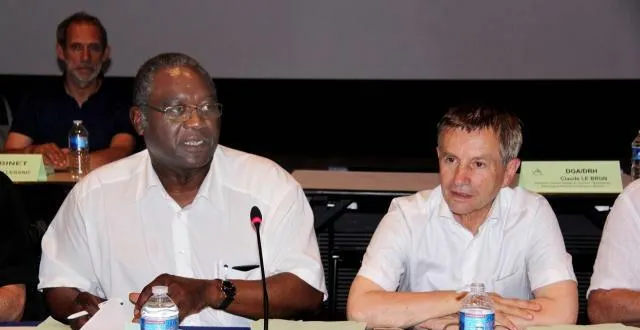 photo ahamada dibo, président de la communauté urbaine d’alençon souhaite associer joaquim pueyo, ancien maire et président de la cua, au groupe constitué pour les municipales de 2020. &copy; archives