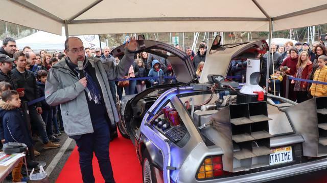 Bretagne : un fan de «Retour vers le futur» expose sa DeLorean