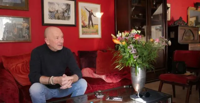 photo philippe bilheur, artiste bien connu des fléchois, gravite en paris et la sarthe au gré de ses tournages. &copy; ouest-france