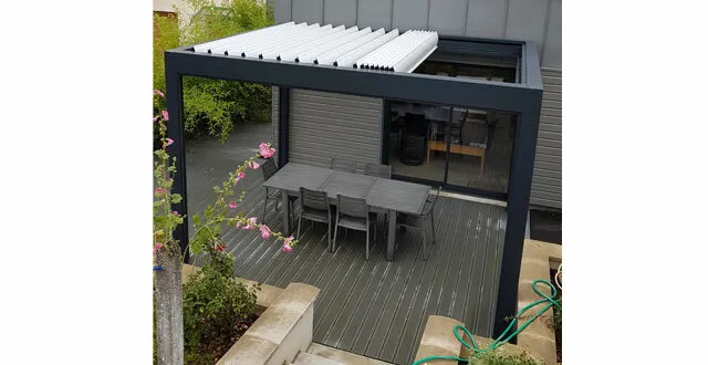 photo les pergolas bioclimatiques, à la fois agréables et pratiques, en toute saison. &copy; storeferm 