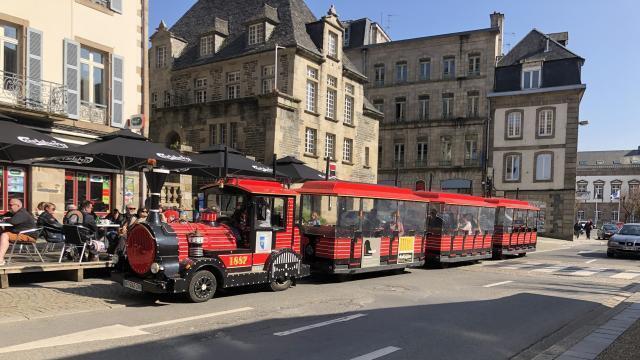 Dans ce resto, les plats et les boissons vont sont servis via un petit  train électrique (vidéo) - Metrotime